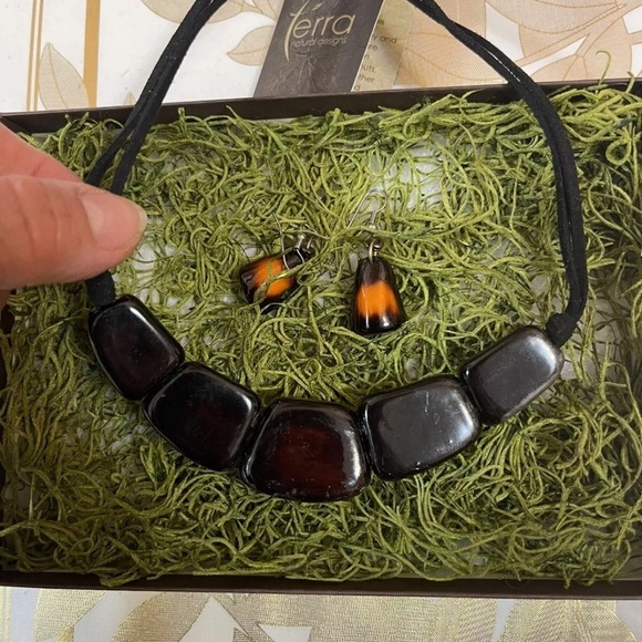 Handmade TERRA ArtWear Jewelry Wood Necklace And Earrings - Picture 2 of 5